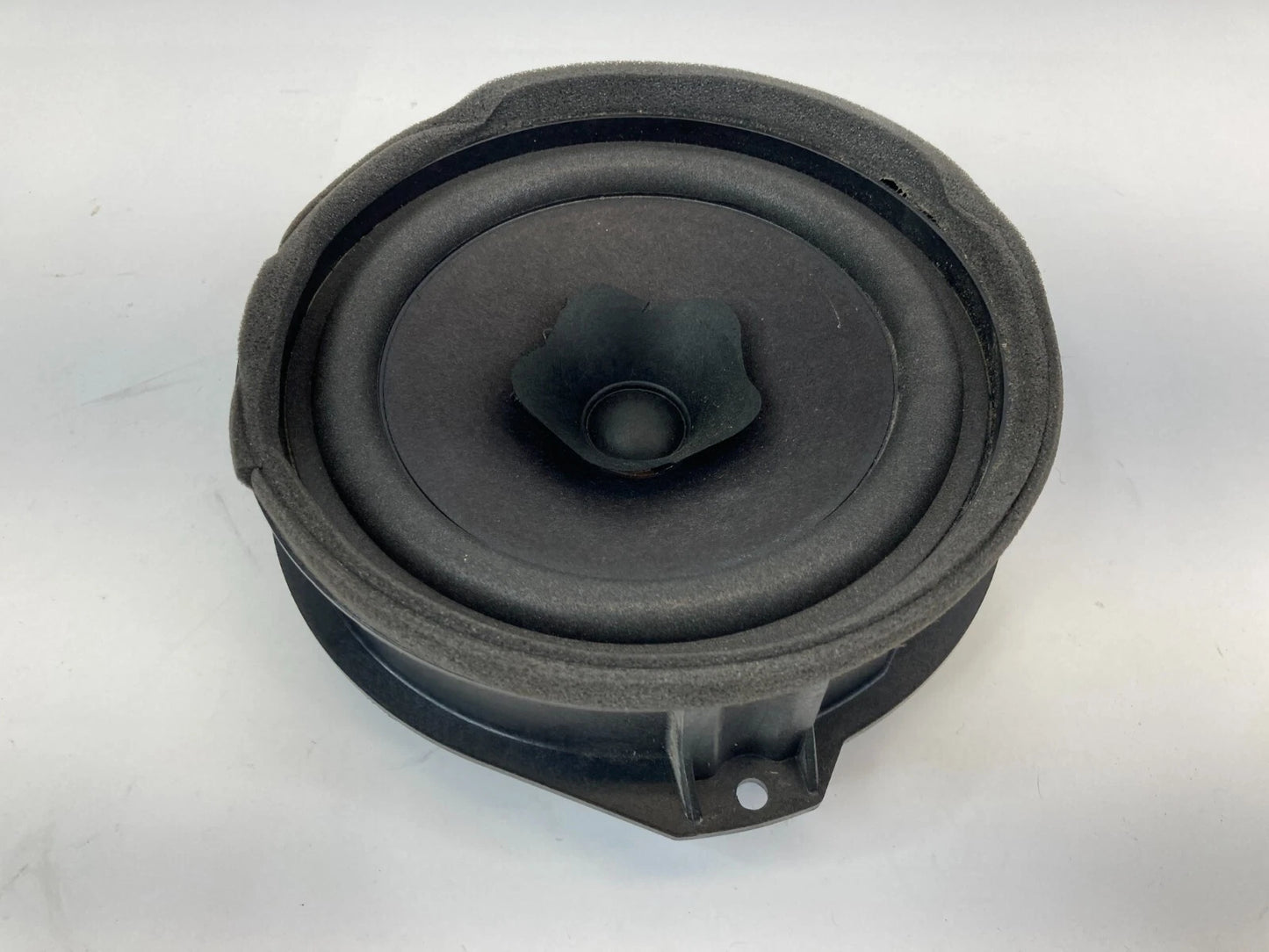 2010-2017 CHEVROLET EQUINOX REAR RIGHT LOWER DOOR AUDIO SPEAKER 25845394 OEM
