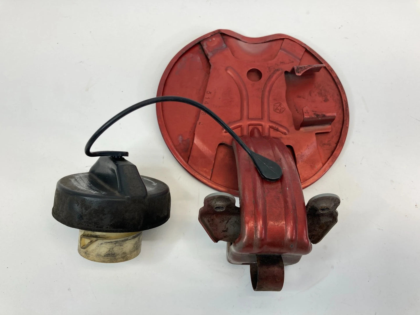 1999-2004 JEEP GRAND CHEROKEE FUEL FILLER DOOR GAS TANK LID COVER PEL OEM