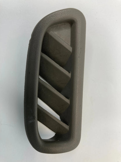 2000-2005 CADILLAC DEVILLE FRONT LEFT SIDE DOOR UPPER DEFROSTER GRILL NOZZLE