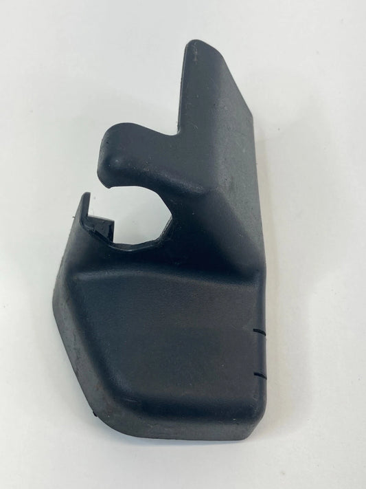 03-08 TOYOTA COROLLA FRONT RIGHT SEAT TRACK END COVER TRIM 72157-02060-B OEM