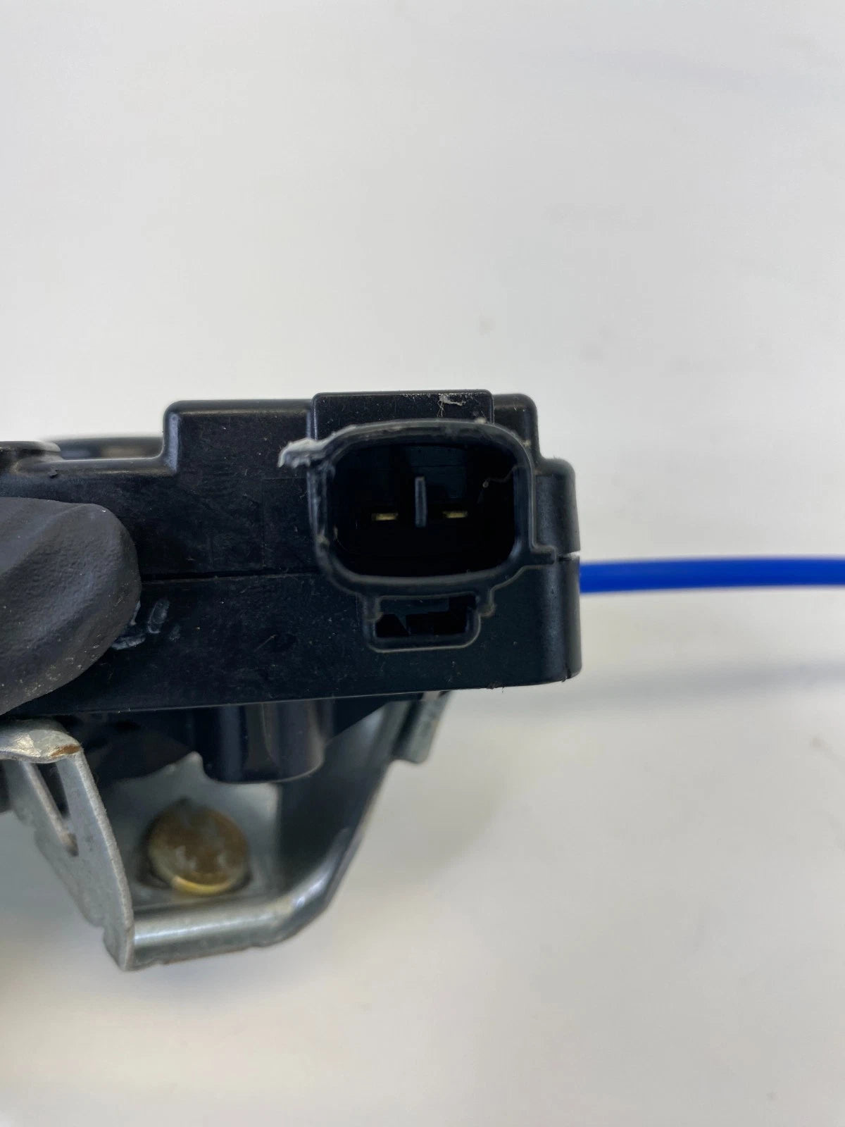 2002 2003 LEXUS ES300 FUEL FILLER LID DOOR OPENING FLAP ACTUATOR ASSY OEM