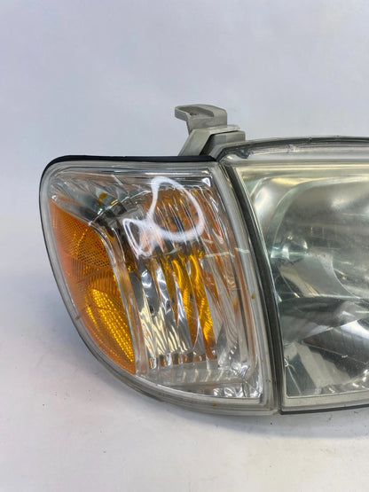 2005 2006 TOYOTA TUNDRA FRONT RIGHT HEADLIGHT HEAD LAMP W/ TURN SIGNAL LIGHT OEM