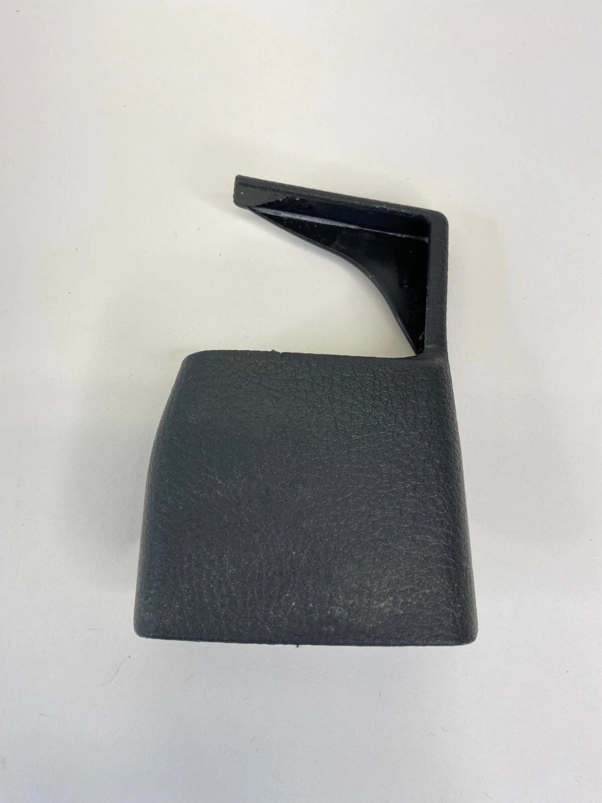 2003-2007 MAZDA 6 MAZDA6 DRIVER SEAT REAR SIDE RAIL COVER TRIM GK2H-57-054 OEM