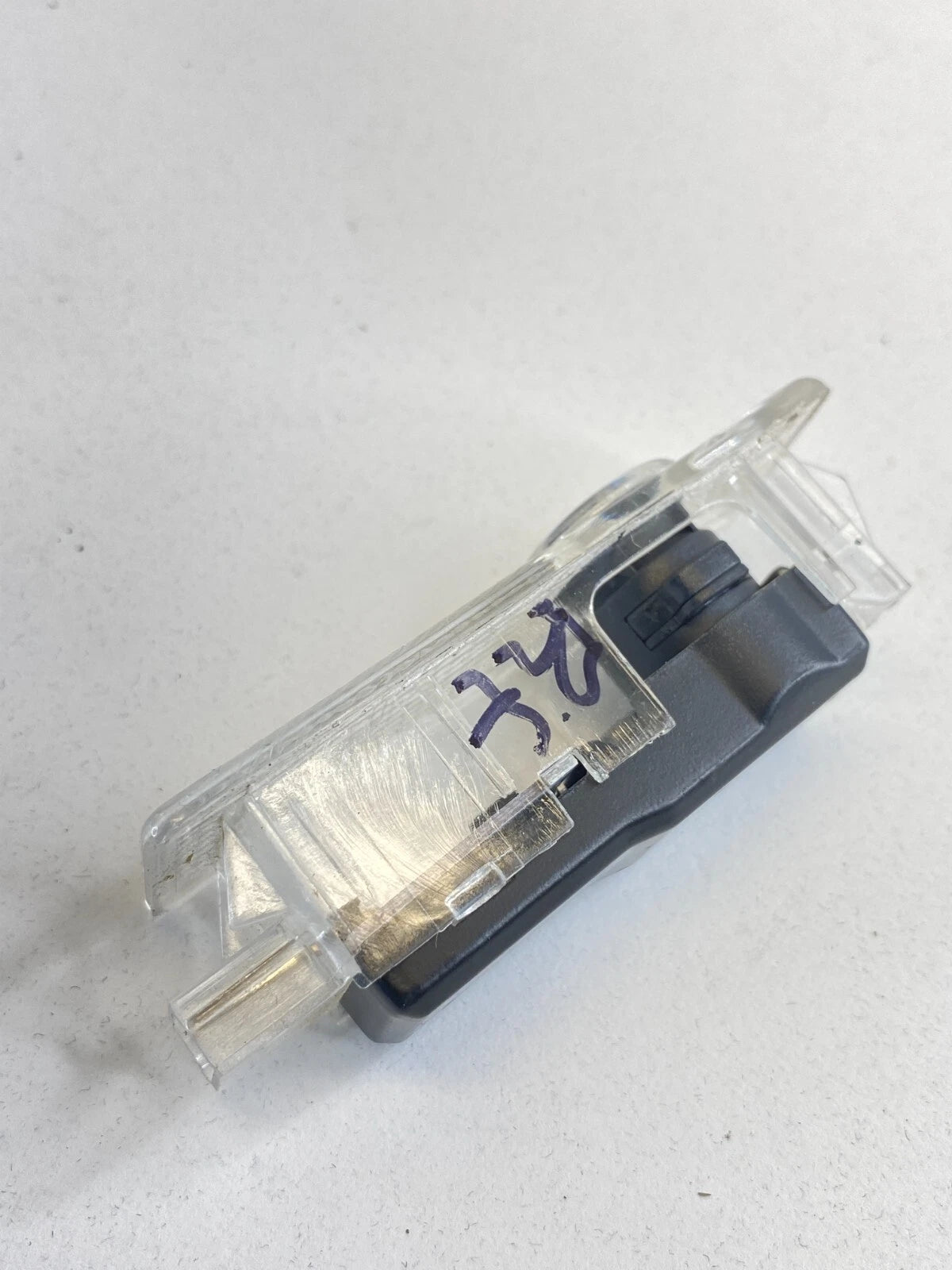 04-07 BMW 530I FRONT RIGHT SIDE INTERIOR DOOR LIGHT PROJECTOR COURTESY LAMP OEM