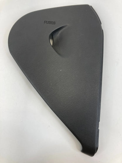 2002-2005 PONTIAC GRAND AM DASH RIGHT SIDE FUSE BOX END CAP TRIM COVER 22618850