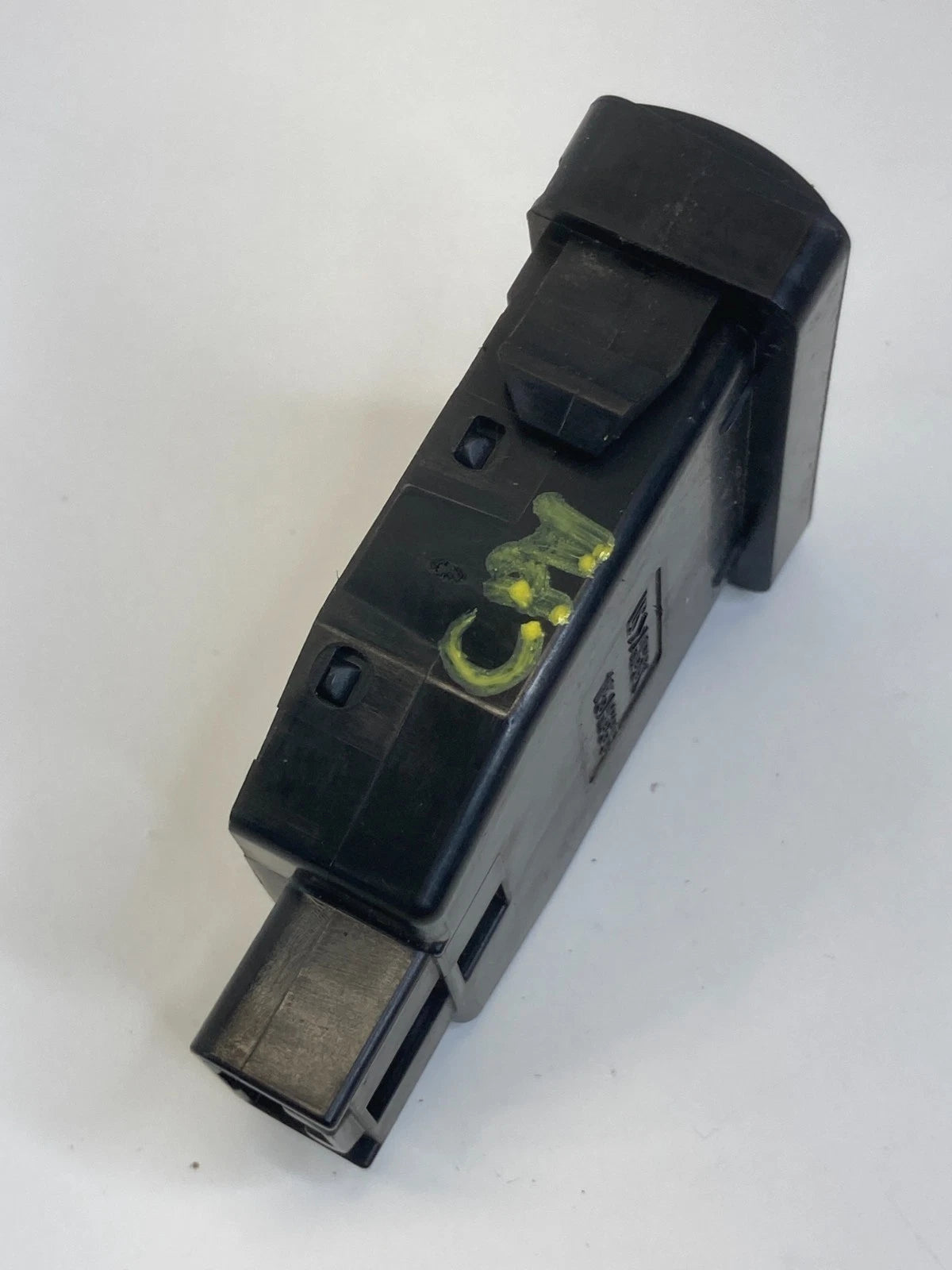 2004-2009 TOYOTA PRIUS PARKING BRAKE CONTROL SWITCH P BUTTON 15A685 OEM