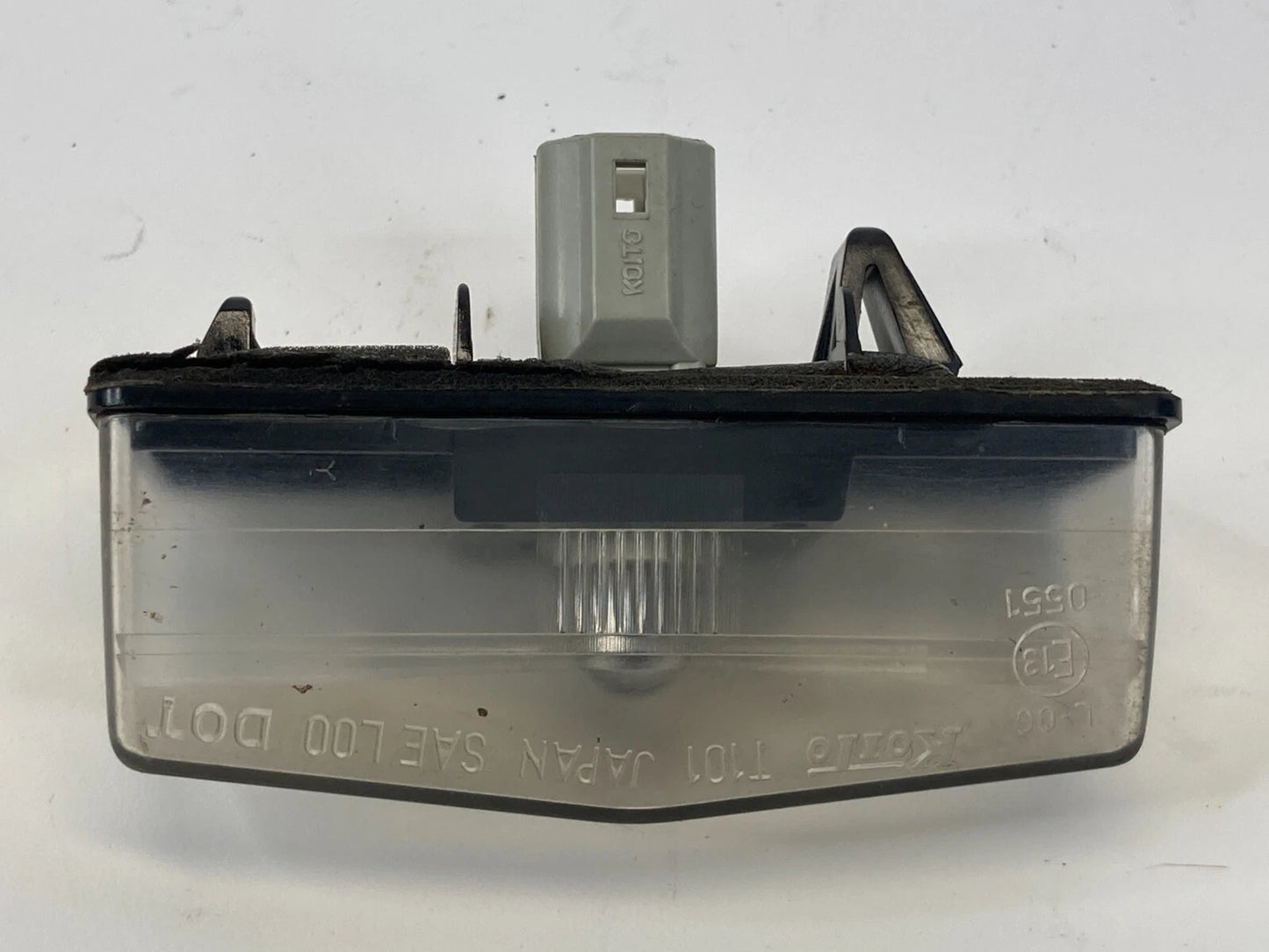 2005 2006 2007 SCION TC REAR RIGHT OR LEFT TRUNK LICENSE PLATE LIGHT LAMP OEM