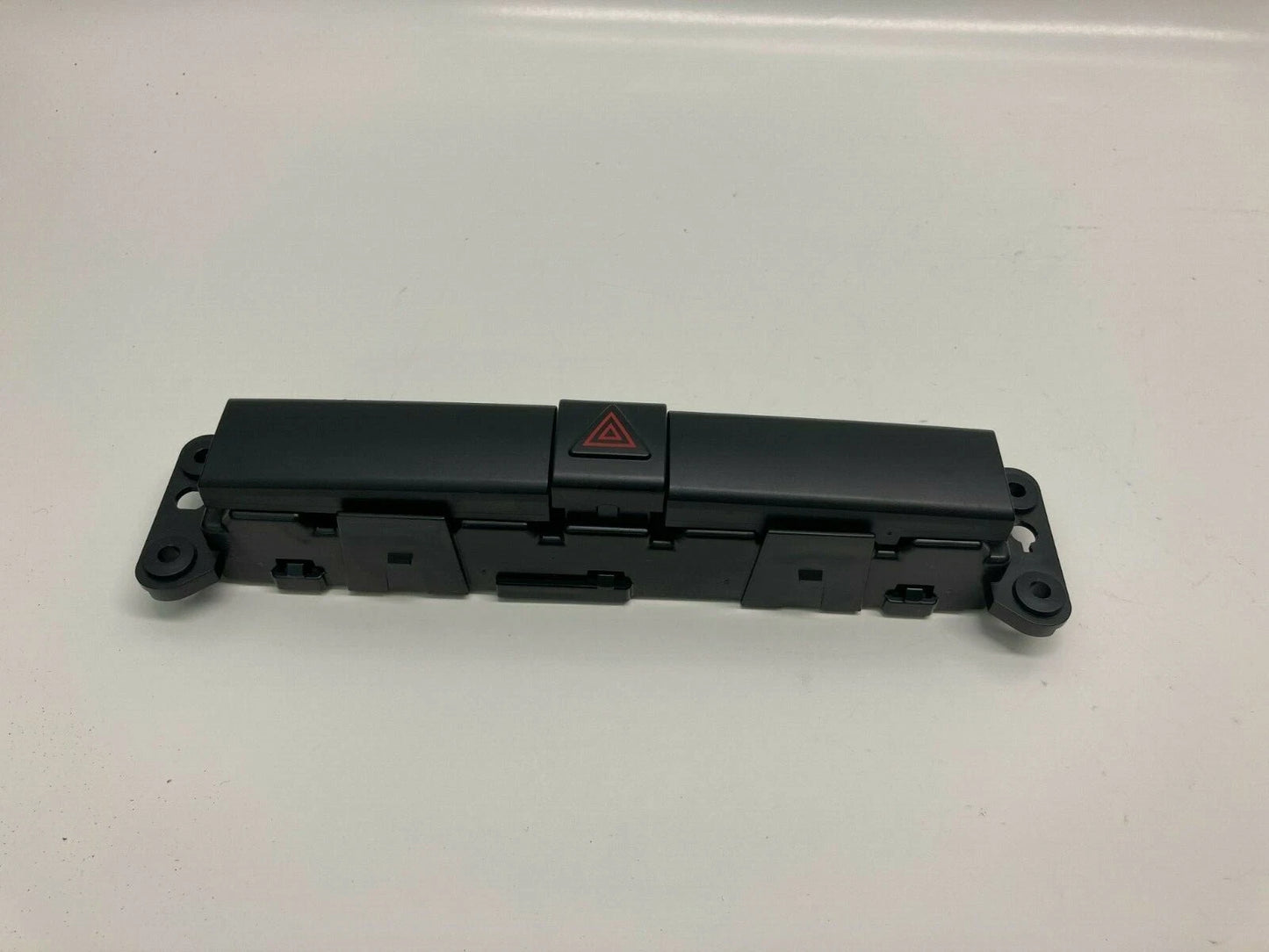 07-10 CHRYSLER SEBRING 08-10 DODGE AVENGER EMERGENCY HAZARD LIGHT P04602819AC
