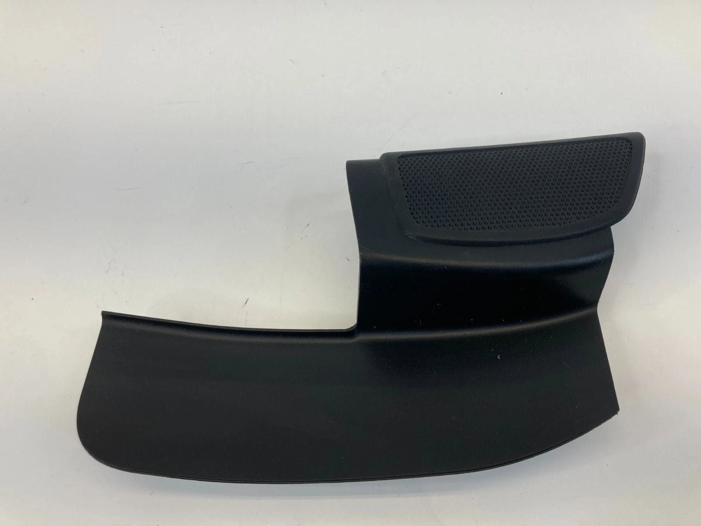 2012-2018 FORD FOCUS FRONT LEFT SIDE DOOR TWEETER COVER TRIM BM51-18C863-A
