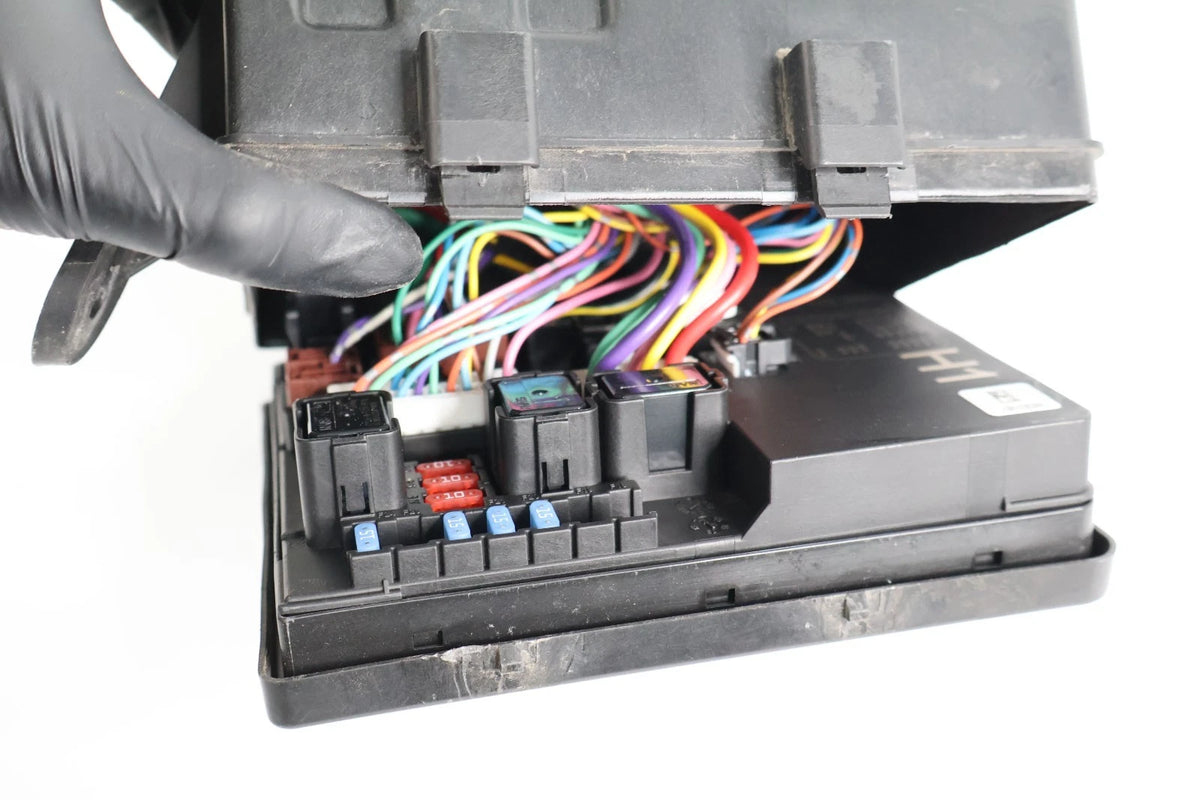 2013-2016 NISSAN SENTRA FRONT ENGINE IPDM FUSE RELAY JUNCTION MODULE 284B7-3RA1A