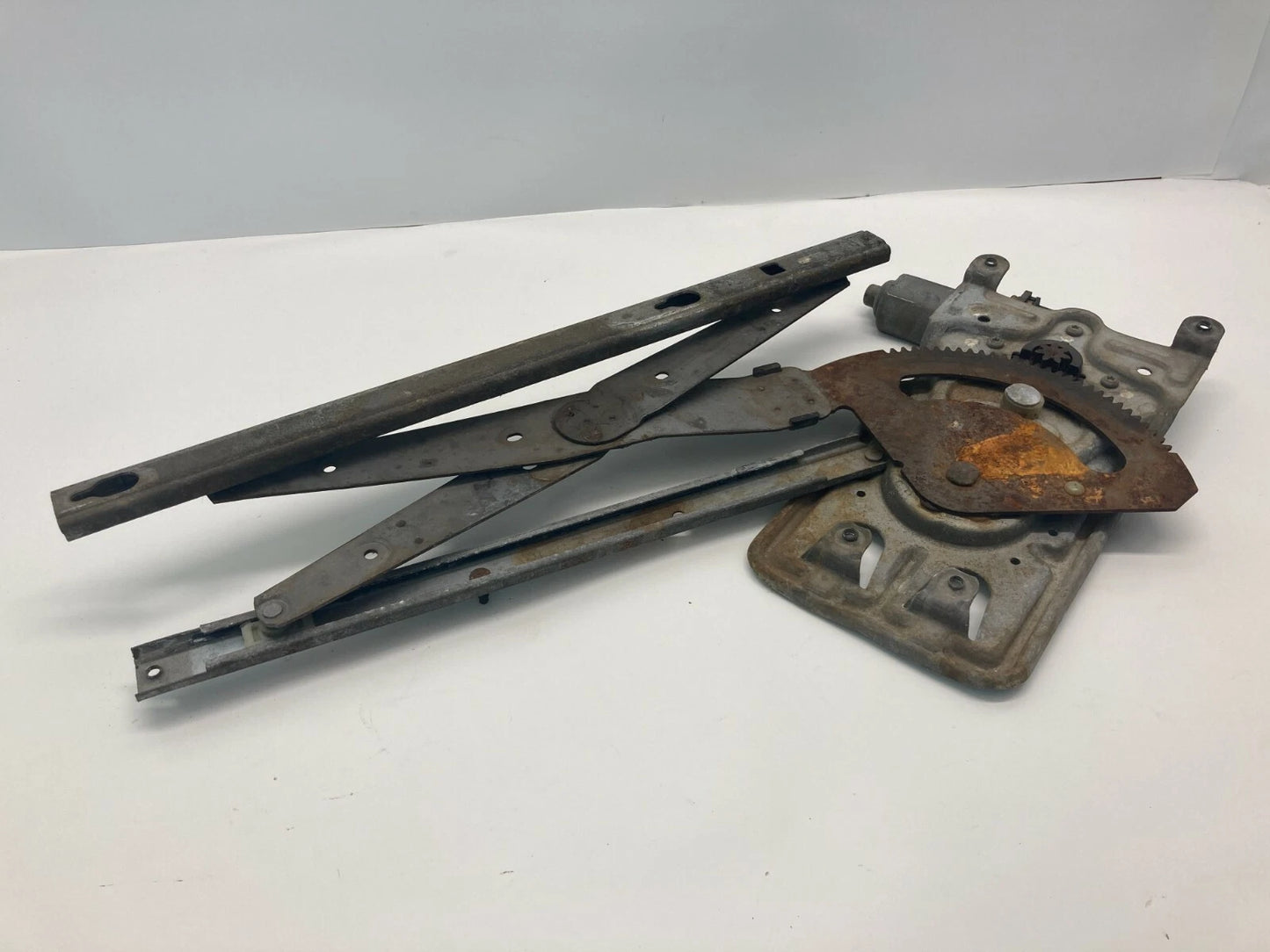 2000-2004 DODGE INTREPID FRONT LEFT DRIVER SIDE WINDOW REGULATOR W/MOTOR OEM