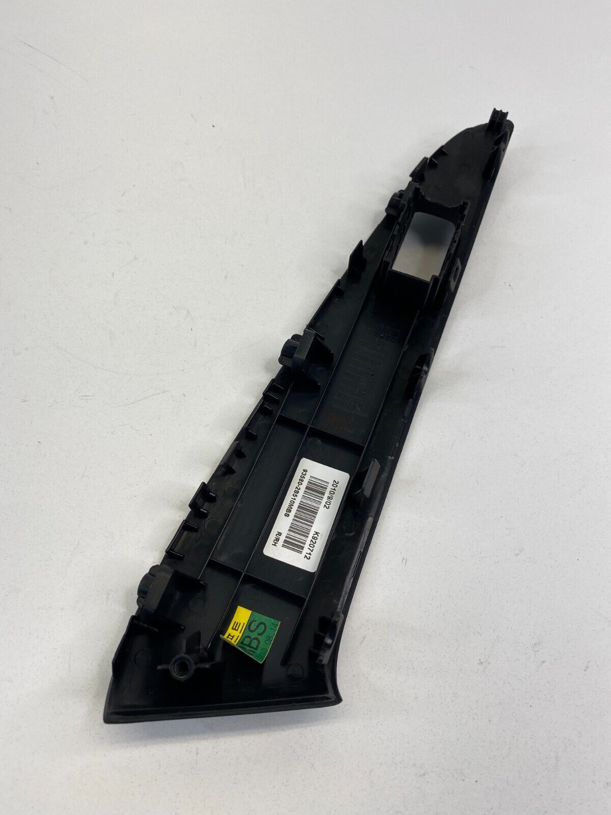 2010-2015 Hyundai Tucson Rear Right Side Door Window Switch Bezel 93580-2S510