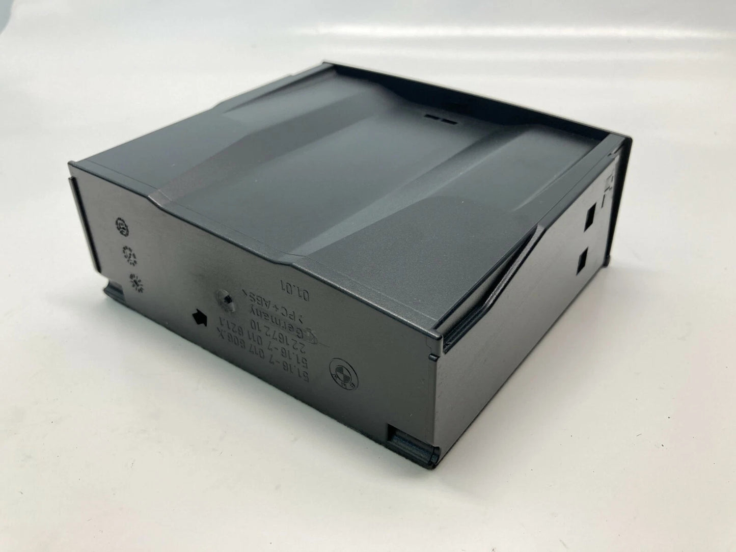 2002-2005 BMW 745LI 745I CENTER CONSOLE CD DISC HOLDER BOX 51-16-7-011-621 OEM