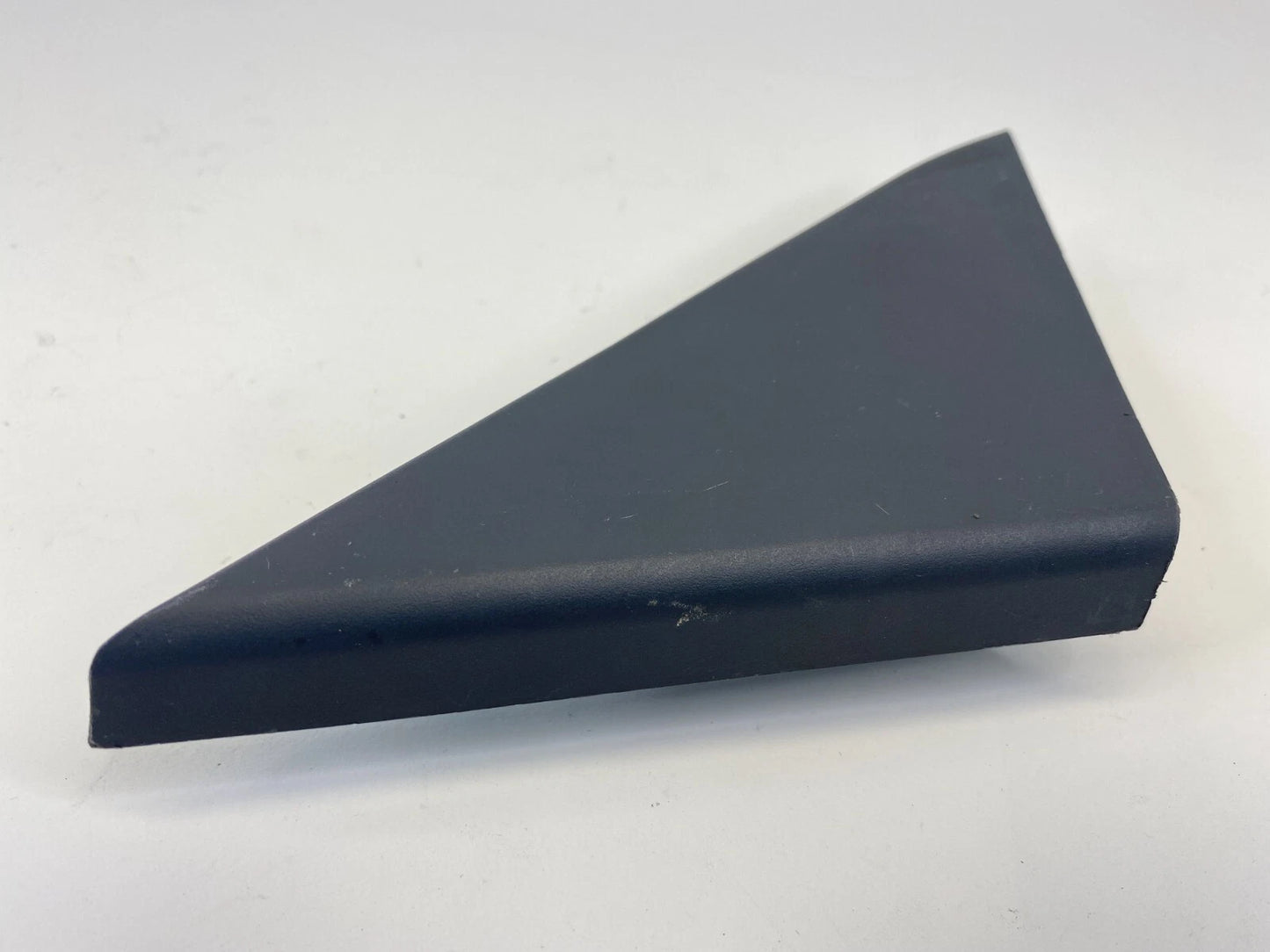 10-13 KIA SOUL FRONT LEFT SIDE INTERIOR DOOR CORNER COVER TRIM 87650-2K000 OEM