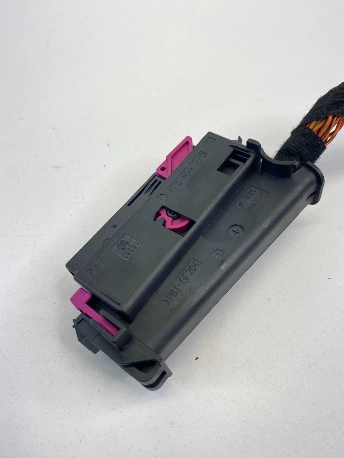 2005-2011 AUDI A6 QUATTRO FUSE BOX JUNCTION PLUG PIGTAIL CONNECTOR 4E0906230 OEM