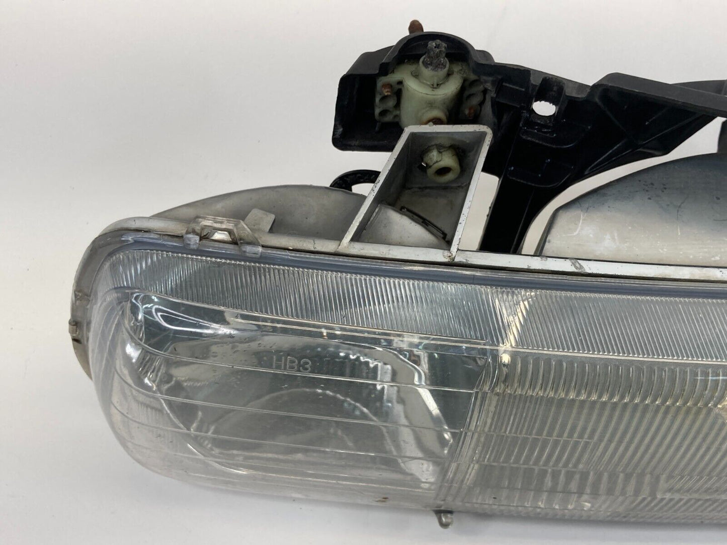 1999-2002 Chevy Silverado 2500 Front Left Driver Headlight Headlamp 16524537 OEM