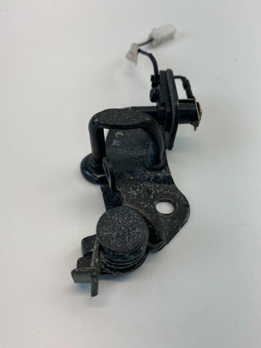 2004 2005 2006 KIA AMANTI HOOD LOCK LATCH PROTECTOR W/ CABLE 93230-39000 OEM