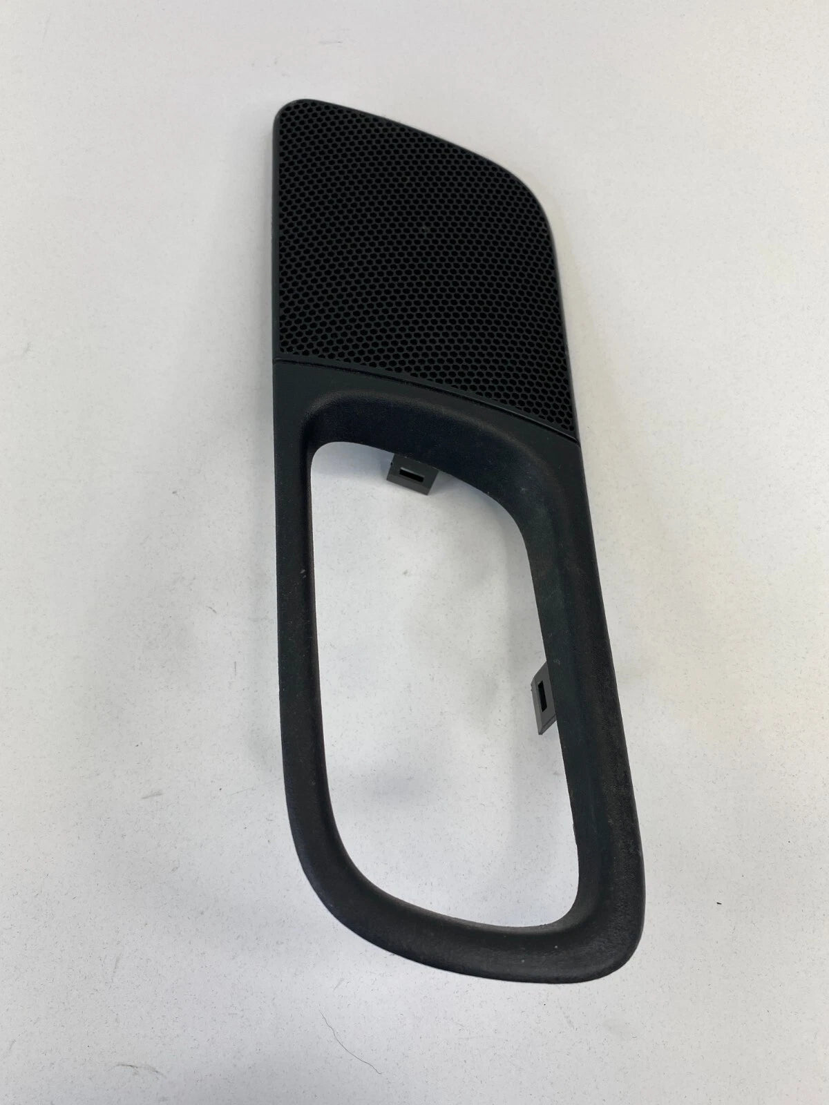 10-13 INFINITI G37 FRONT LEFT SIDE INNER DOOR HANDLE SPEAKER COVER BEZEL TRIM