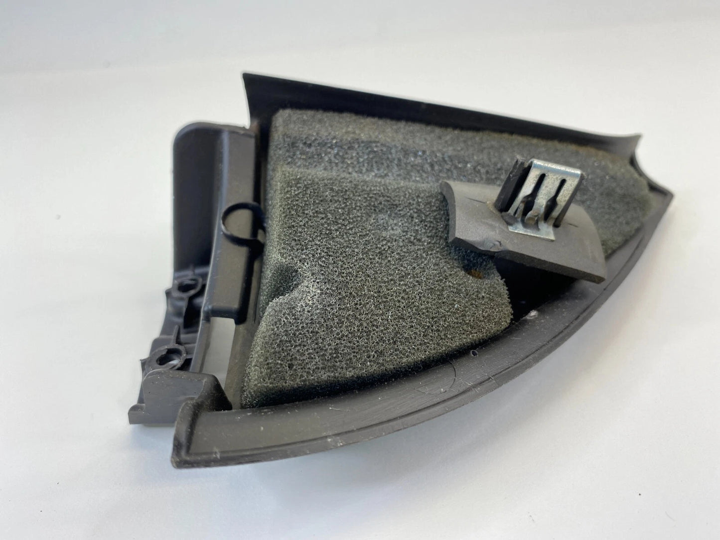 2009-2012 CHEVROLET TRAVERSE FRONT RIGHT INNER MIRROR CORNER COVER TRIM BEZEL