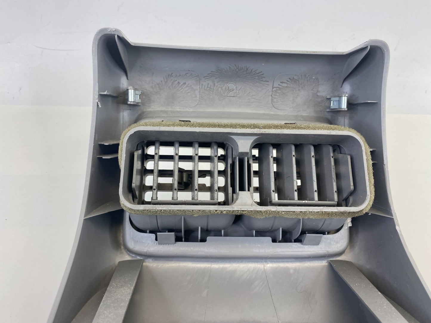 2002 2003 2004 Toyota Avalon Rear Center Console Air Vent Grille w/ Plug OEM