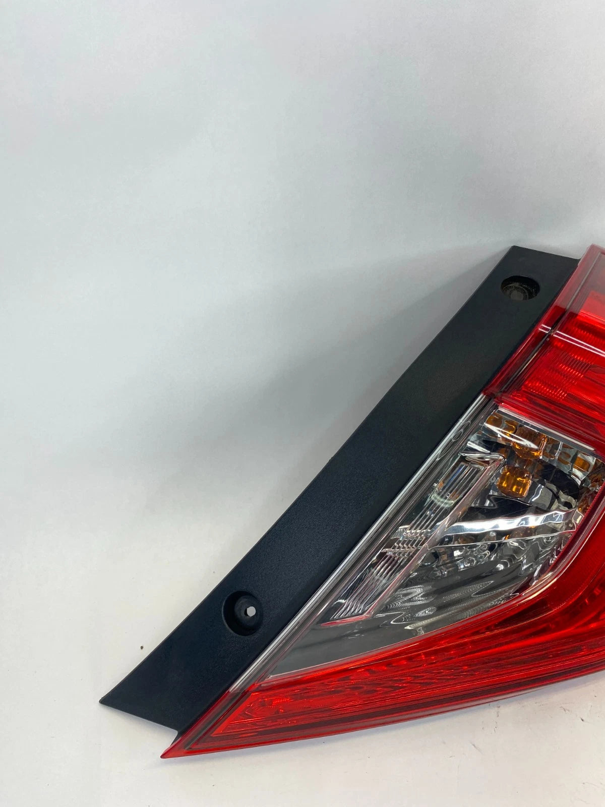 2016-2021 HONDA CIVIC SEDAN RIGHT PASSENGER OUTER TAIL LIGHT LAMP ASSEMBLY OEM
