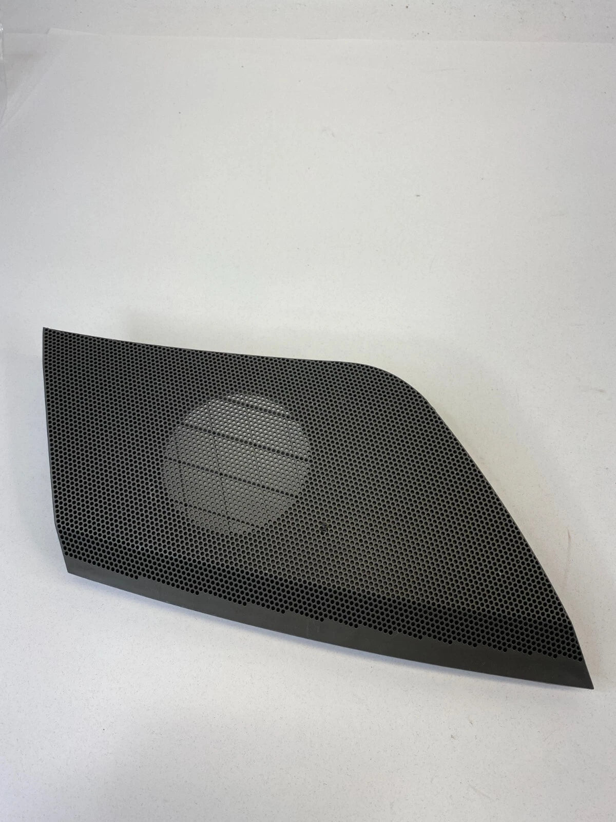 07-11 TOYOTA CAMRY RIGHT SIDE DASH SPEAKER TWEETER GRILLE COVER TRIM 06020A1 OEM