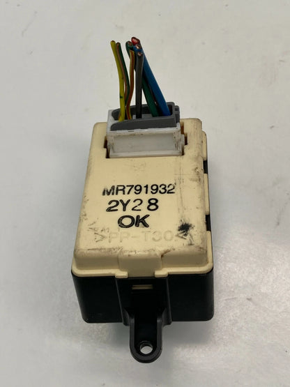 1999-2003 MITSUBISHI DIAMANTE REAR RIGHT DOOR POWER WINDOW SWITCH MR791932 OEM