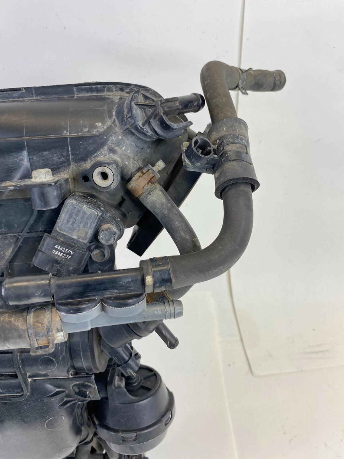 2013-2018 HYUNDAI SANTA FE 3.3L V6 UPPER AIR INTAKE MANIFOLD PLENUM OEM