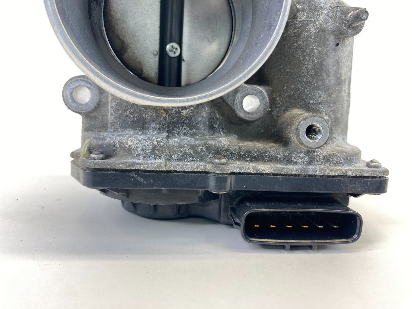 2012-2018 Mazda 3 2.0L L4 Throttle Body Throttle Valve Assy PE01-13-640B OEM