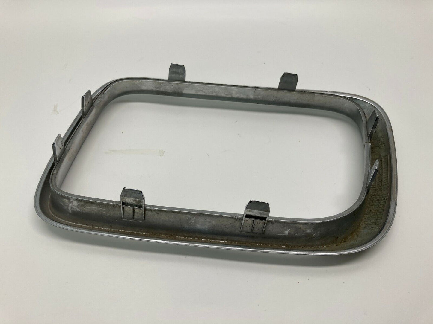 01-06 BMW 325Ci Front Right Upper Hood Grill Grille Trim Surround OEM