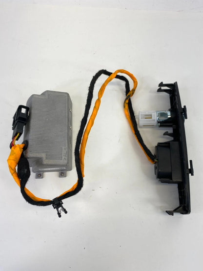 2011-2017 VW TOUAREG 115V AC POWER INVERTER MODULE WITH HARNESS PANEL OEM