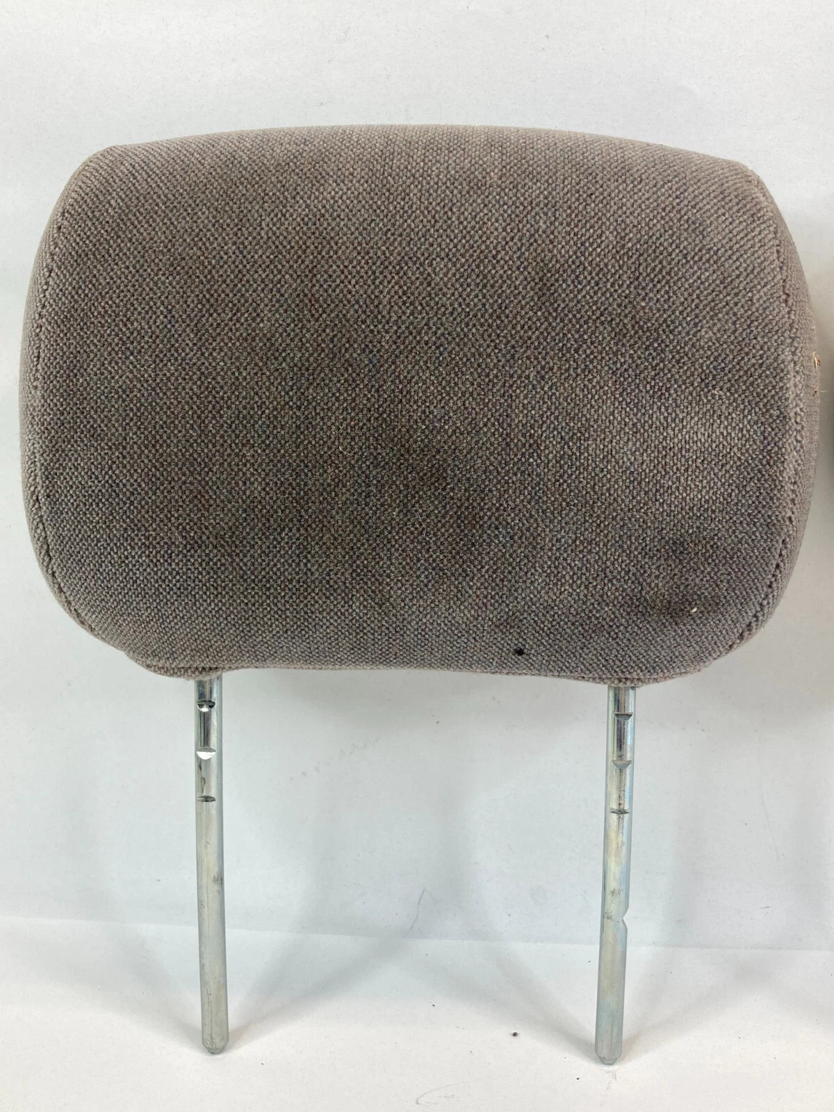 02-04 GMC ENVOY FRONT SEAT HEADRESTS CLOTH MEDIUM DARK PEWTER PAIR SET OF 2 OEM