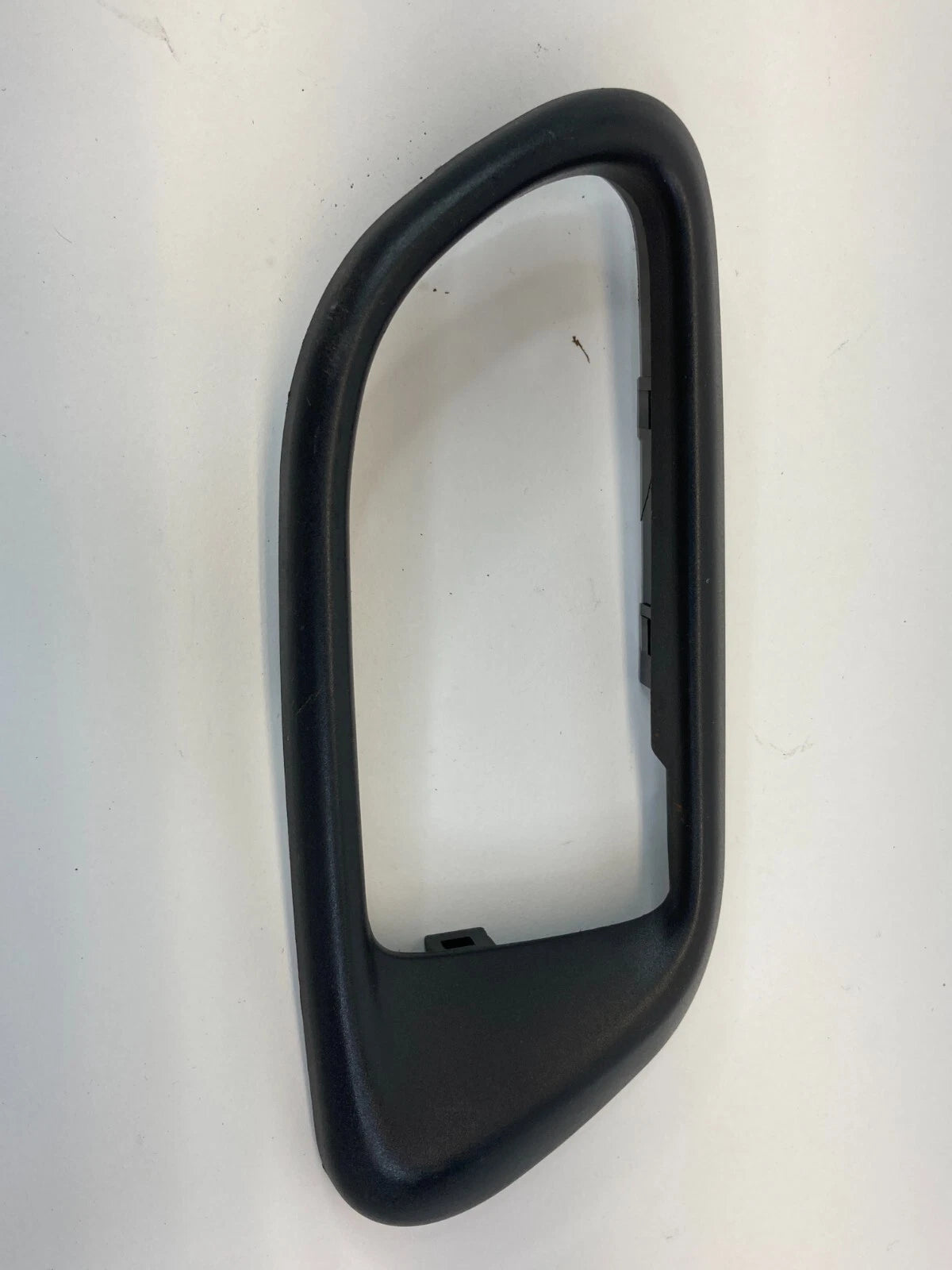 2003-2008 SUBARU FORESTER FRONT REAR RH PASSENGER DOOR HANDLE BEZEL OEM