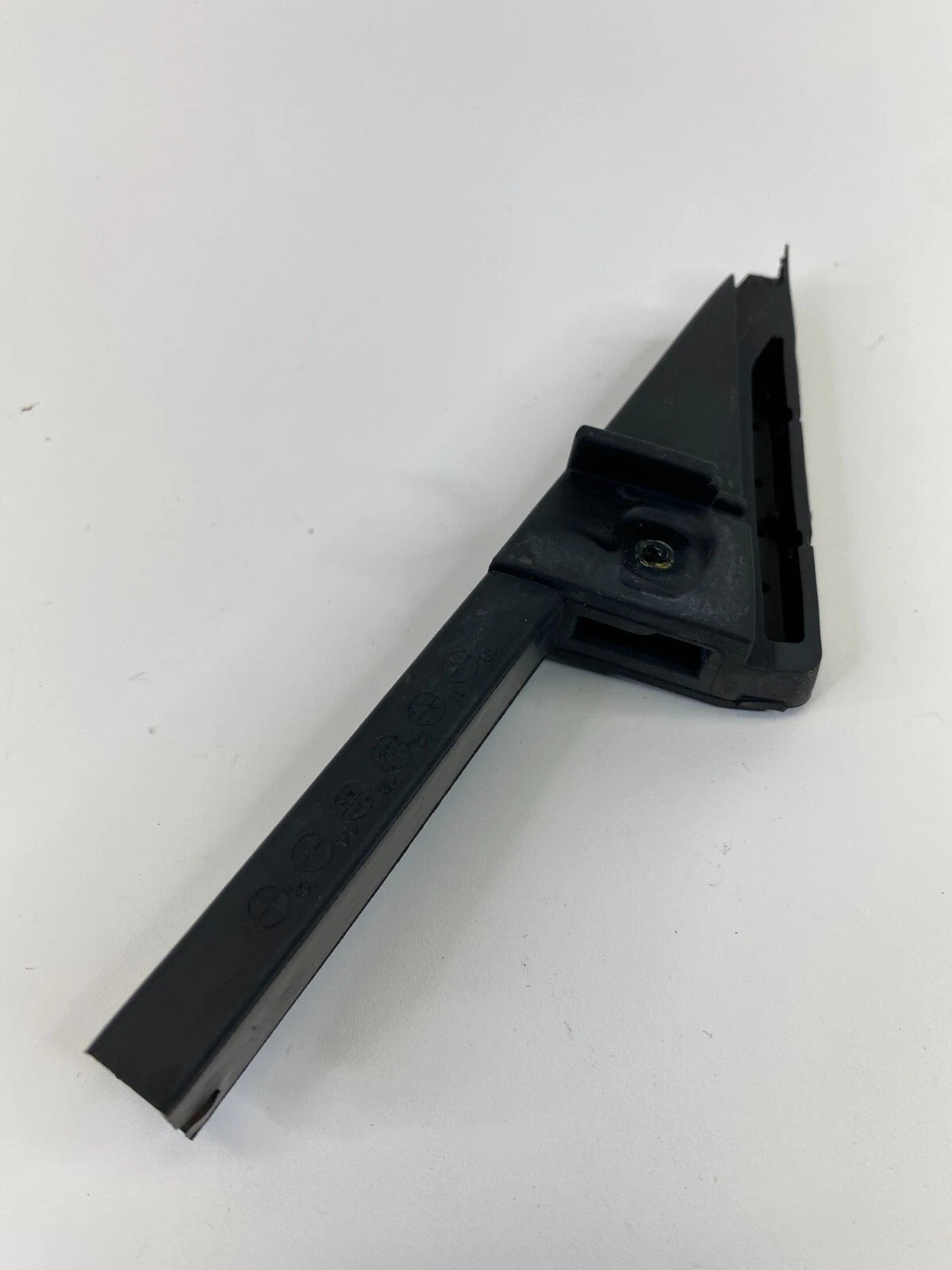 12-17 HYUNDAI ACCENT SEDAN REAR RIGHT DOOR EXTERIOR CORNER MOLDING 83840-1R000
