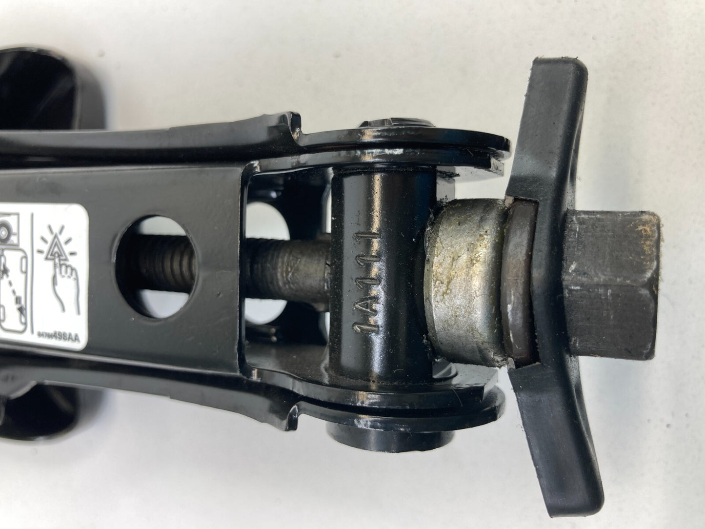 08-12 Caliber 07-17 Compass Patriot Emergency Scissor Jack & Tool Lug 05105920AD