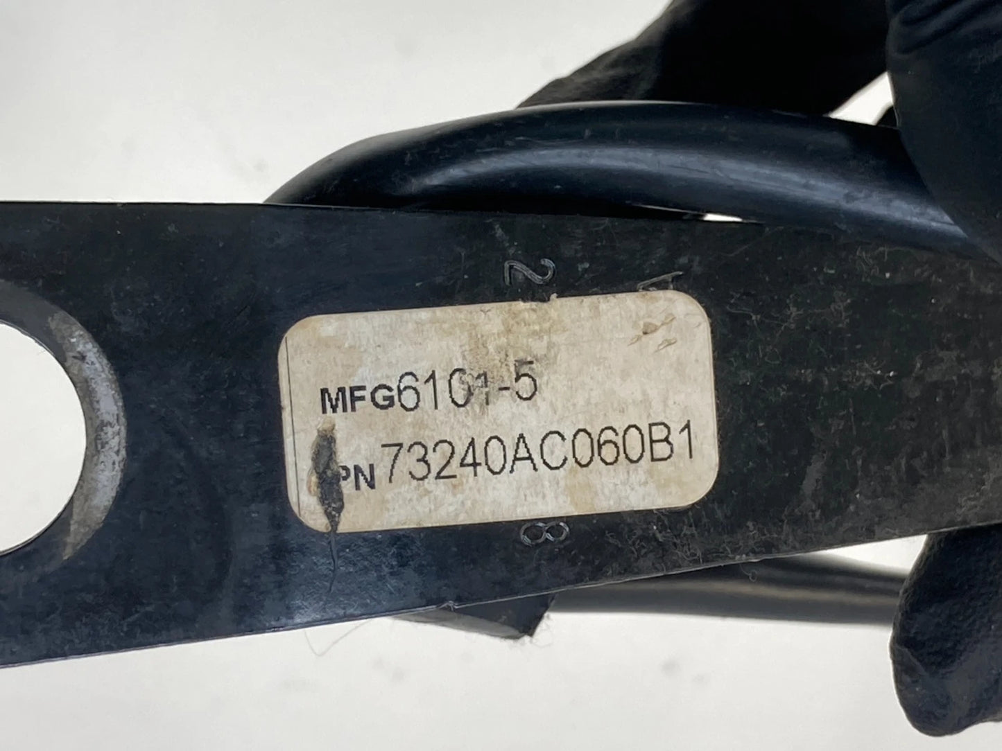 05-10 TOYOTA AVALON FRONT LEFT DRIVER SIDE SEAT BELT BUCKLE 73240-AC070-B1 OEM