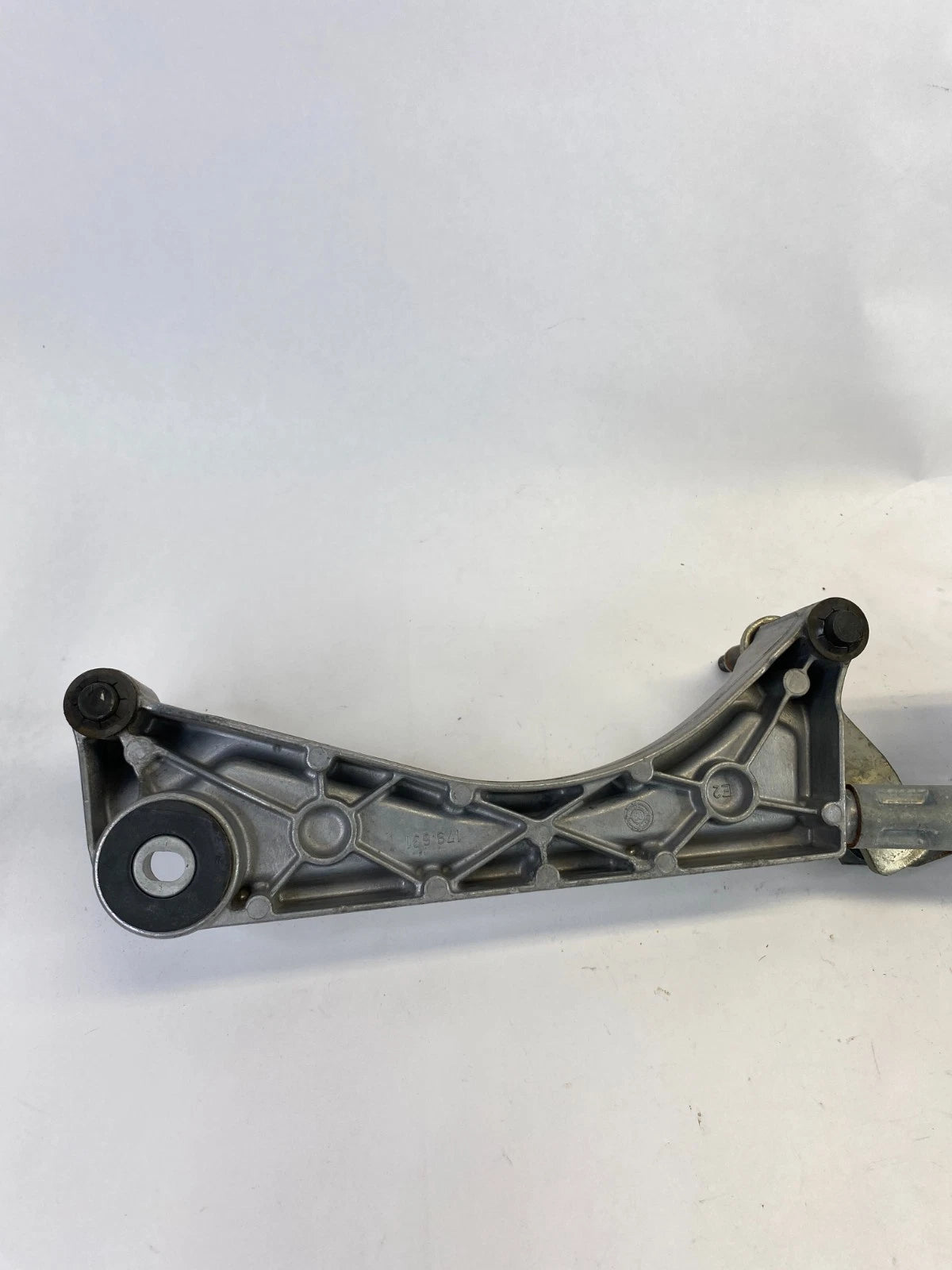 2001-2005 MERCEDES C240 WAGON WINDSHIELD WIPER MOTOR W/ LINKAGE OEM A2038200342