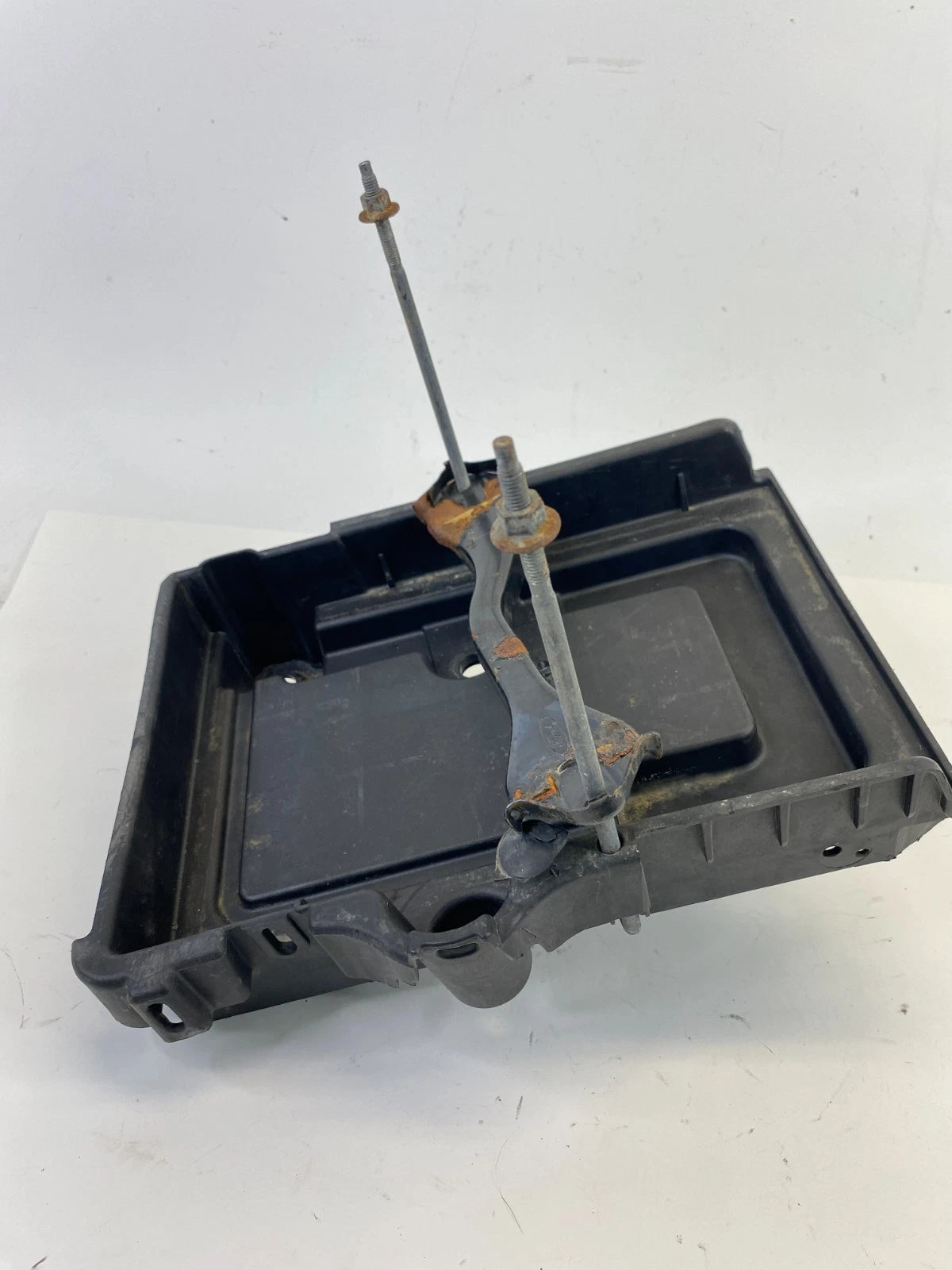 13-19 FORD EXPLORER INTERCEPTOR UTILITY BATTERY HOLDER TRAY AG13-10723-AF OEM