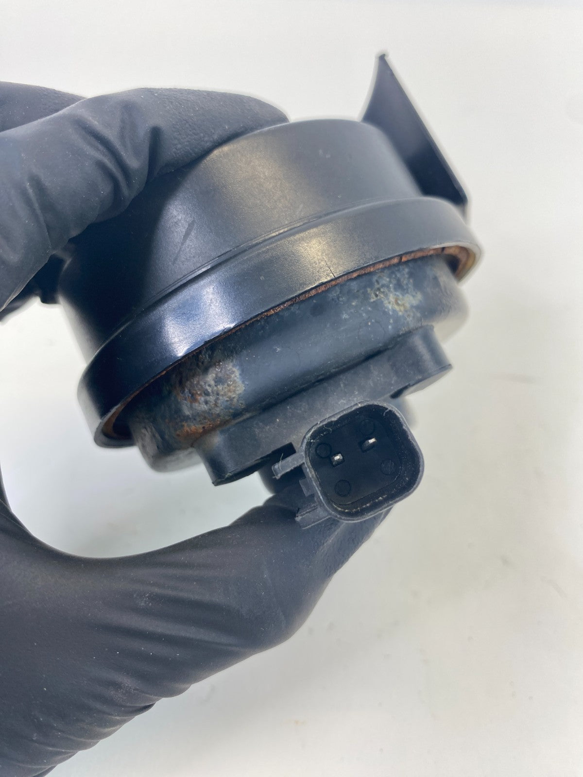 10-17 Chevy Equinox 08-17 Enclave Low Note Horn Pitch Tone Alarm Signal E4000099