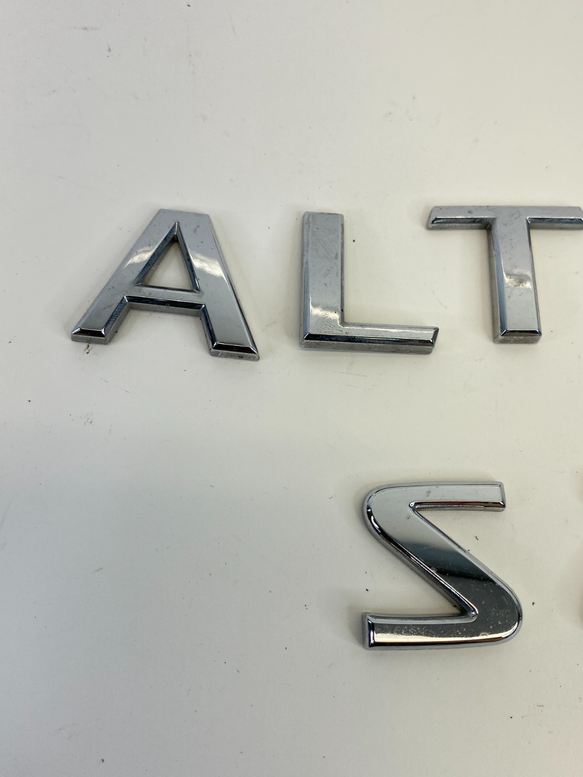 2007-2012 Nissan Altima Sedan Rear Deck Lid Nameplate Emblem Badge Logo "S 2.5"