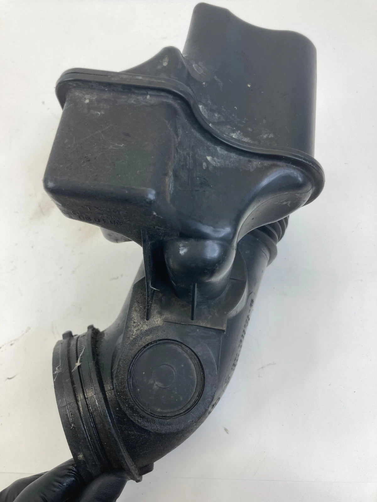 2007 2008 BMW 328XI 07-13 328I AIR INTAKE HOSE TUBE DUCT PIPE BOOT 13717536004