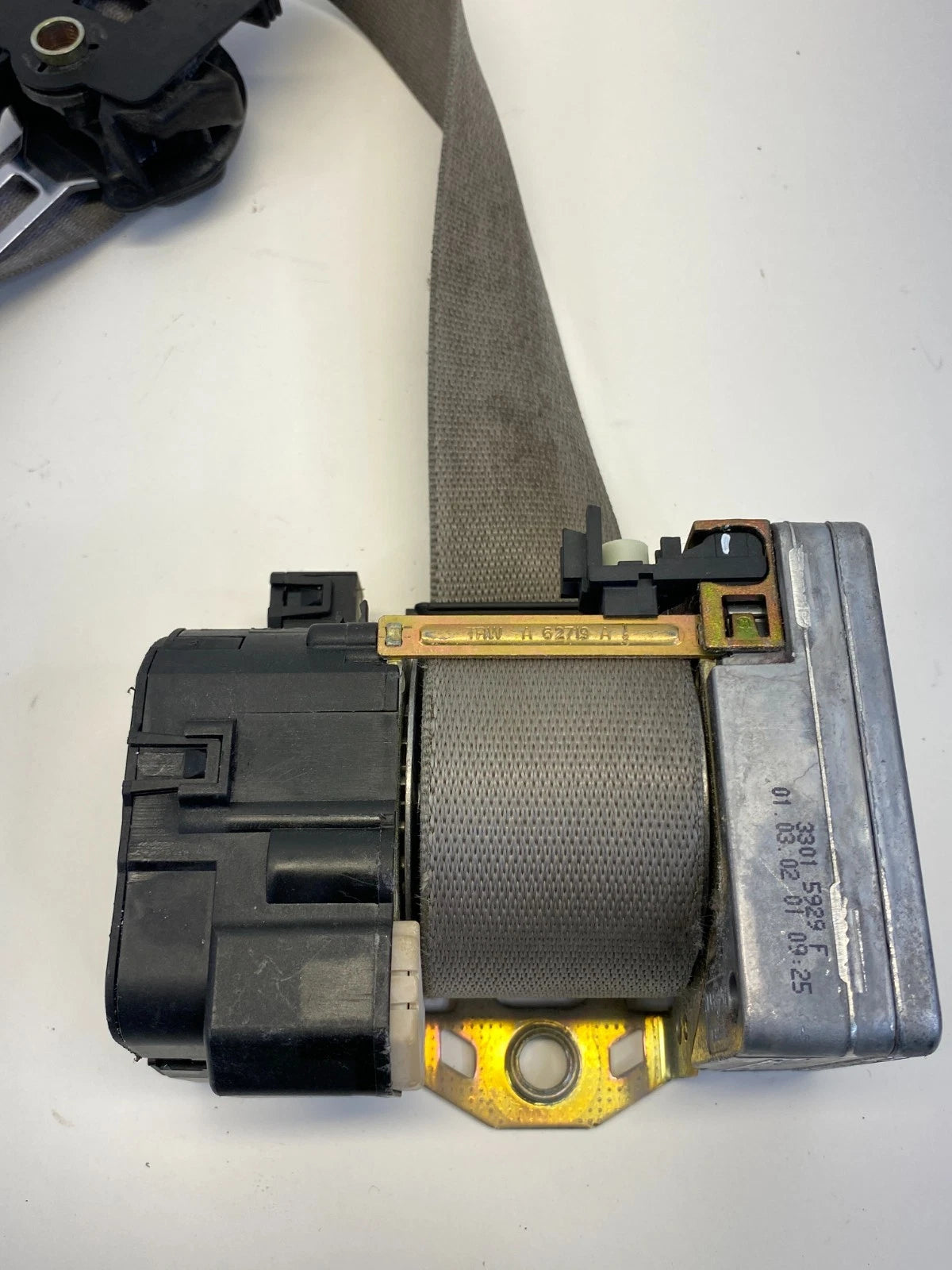 2000-2006 MERCEDES-BENZ S430 S500 FRONT LEFT DRIVER SEAT BELT RETRACTOR GRAY OEM