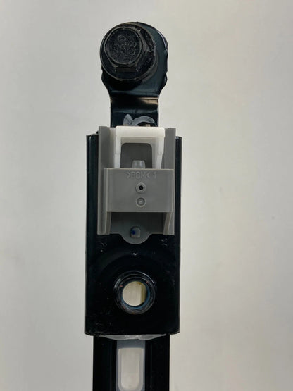 2012-2017 HYUNDAI ACCENT FRONT RIGHT PASSENGER SIDE SEAT BELT HEIGHT ADJUSTER