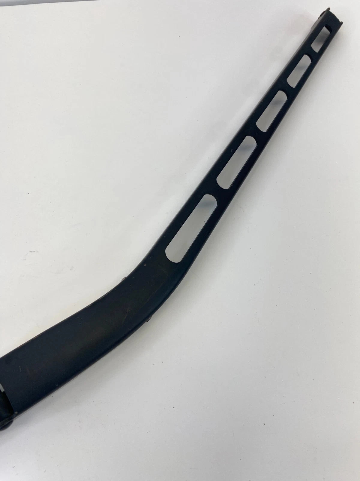 2001-2005 MERCEDES-BENZ C240 C320 W203 FRONT LEFT LH DRIVER SIDE WIPER ARM OEM