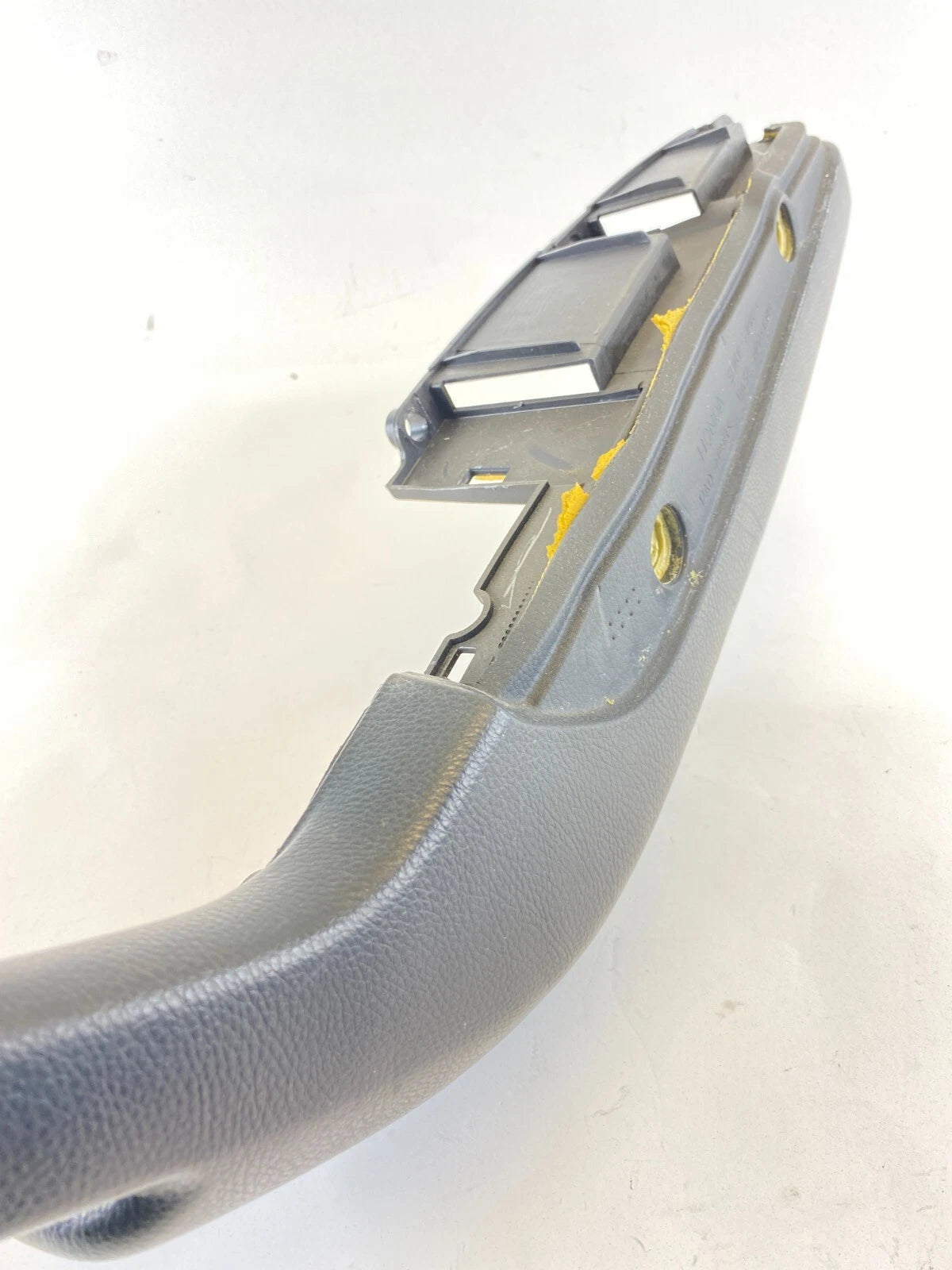 04-08 ACURA TL FRONT RIGHT SIDE INNER DOOR PANEL PULL HANDLE ARMREST BASE OEM