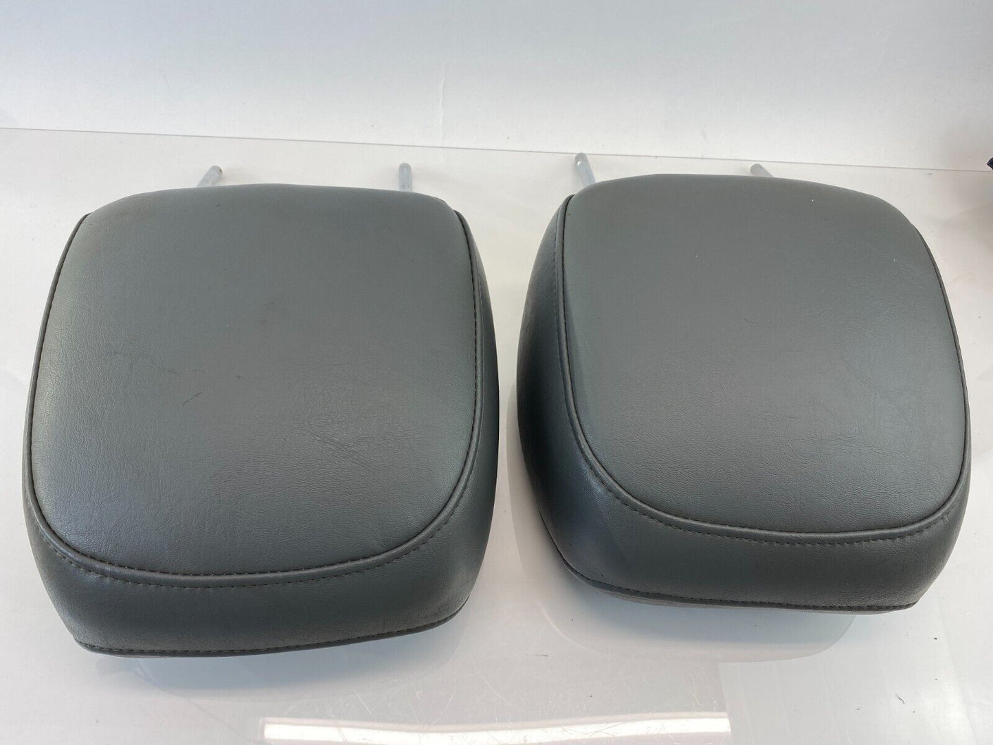 05-07 Jeep Grand Cherokee Front Seat Headrest Left & Right Head Rest Pair Set