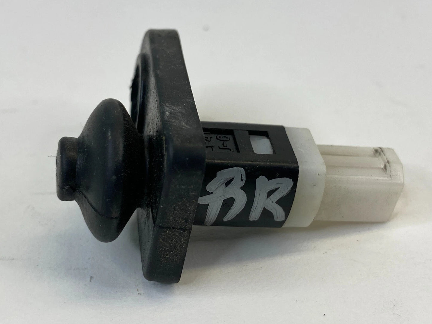 2007-2015 HYUNDAI SONATA SEDAN REAR RIGHT SIDE DOOR JAMB AJAR SWITCH SENSOR OEM