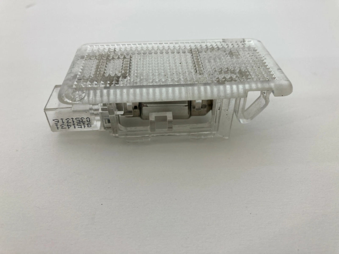2003-2016 VOLVO XC70 REAR RIGHT INTERIOR COURTESY LIGHT LAMP LENS 9151431 OEM