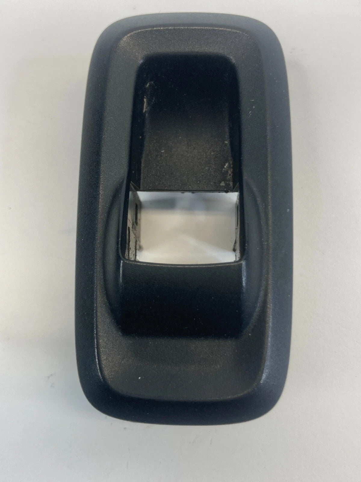 2014-2019 FORD FIESTA FRONT RIGHT SIDE WINDOW SWITCH BEZEL TRIM COVER OEM