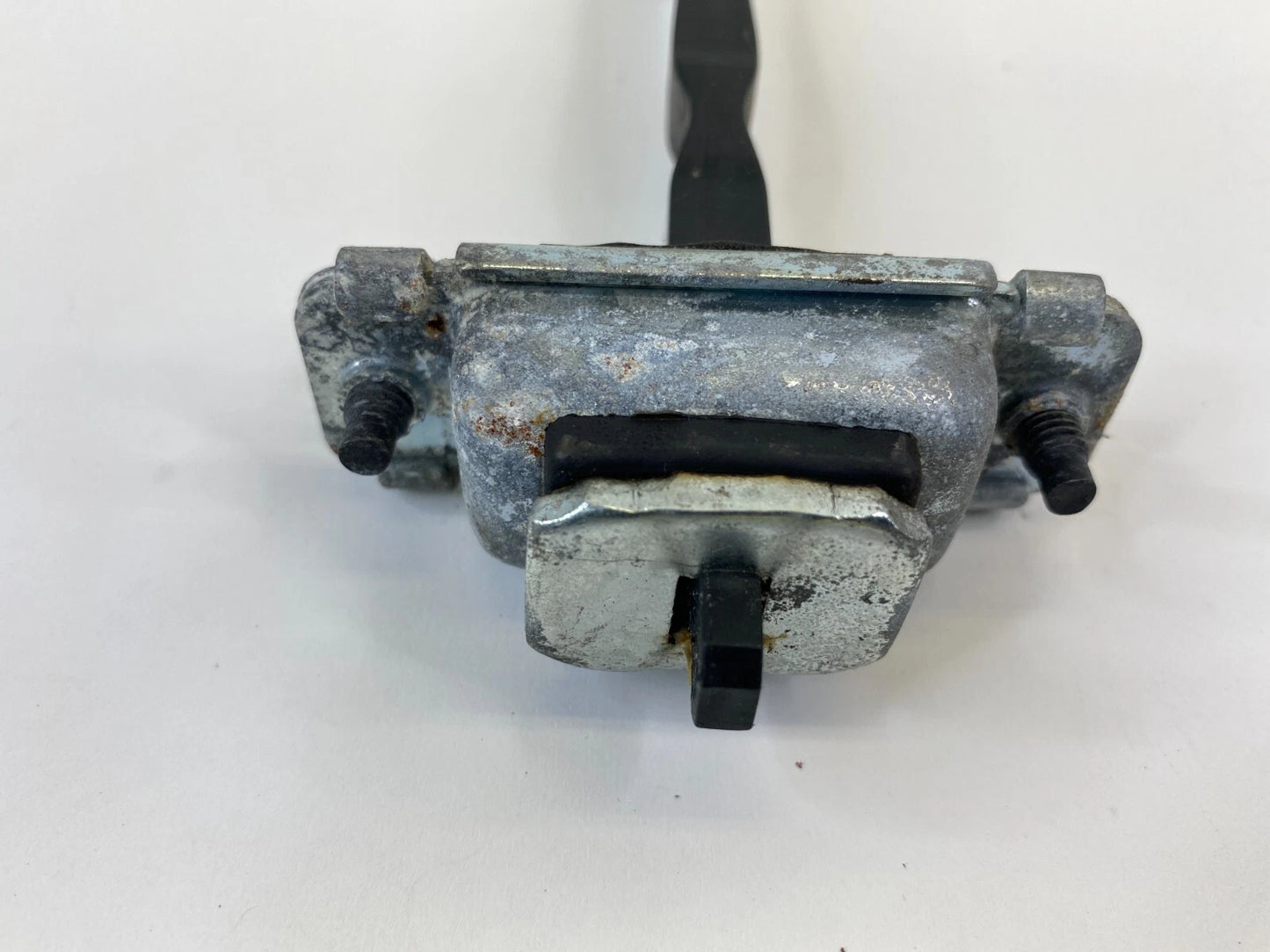 2006-2010 HYUNDAI SONATA SEDAN FRONT LEFT DOOR CHECK STOPPER CHECK STRAP HINGE